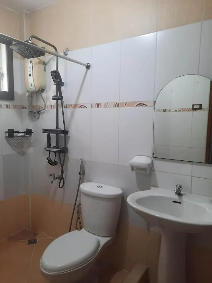 Apartment In Paco, Manila 2 Bdrm 0*,